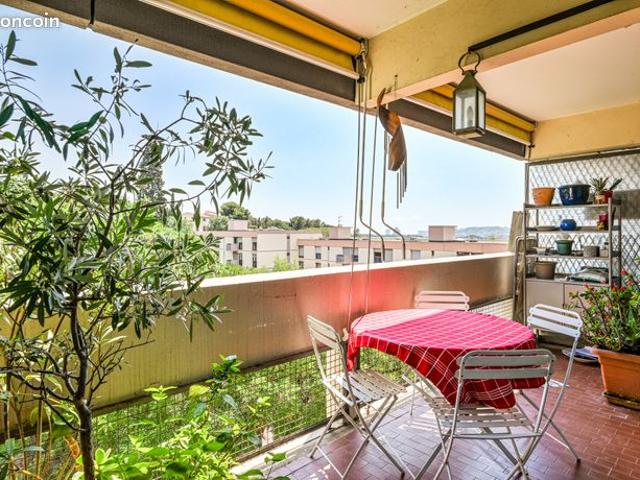 Appartement 6 pièces 104 m²