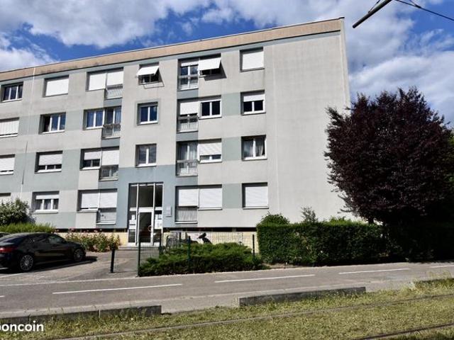 Appartement 6 pièces 104 m²
