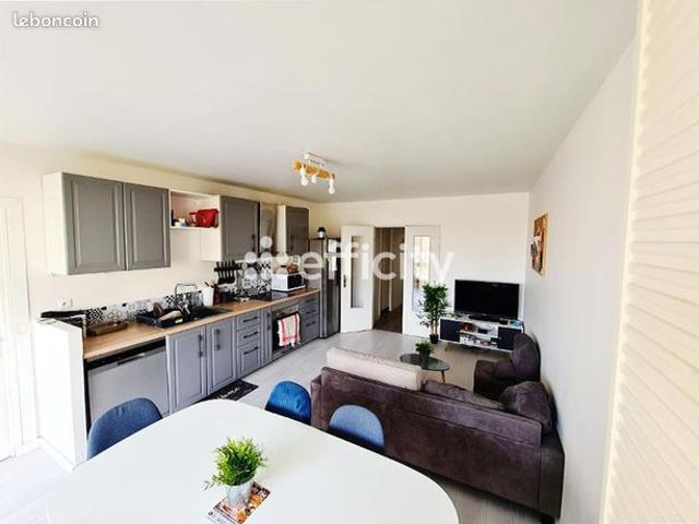 Appartement 6 pièces 104 m²