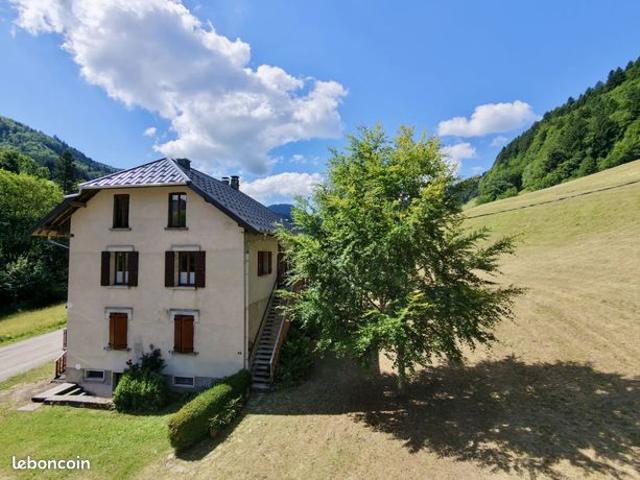Appartement 6 pièces 107 m²
