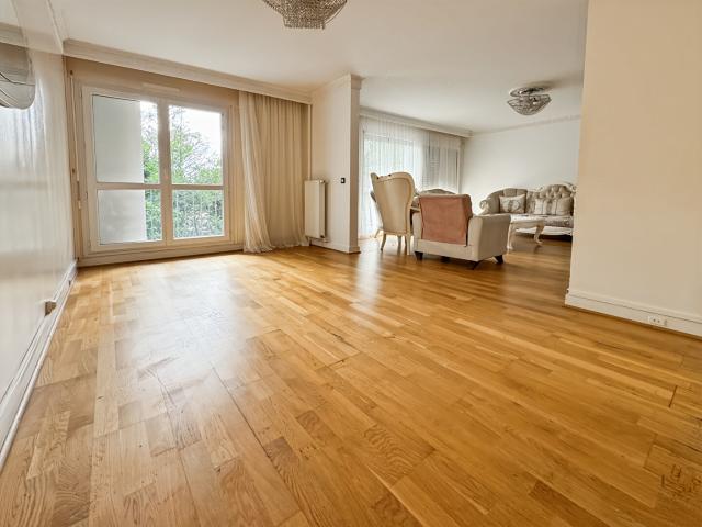 Appartement 6 pièces 111m2 proche métro