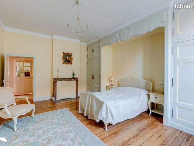 Appartement 6 pièces 144 m²