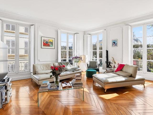 Appartement 6 pièces 144 m²