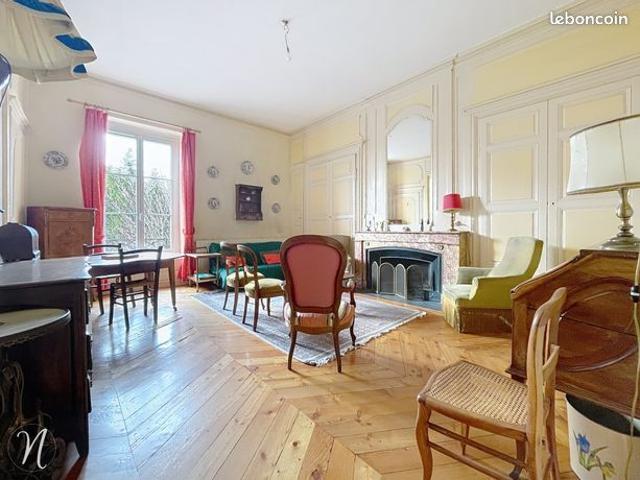 Appartement 6 pièces 145 m²