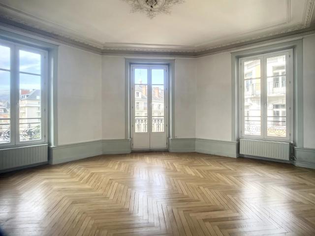 Appartement 6 pièces 145 m²
