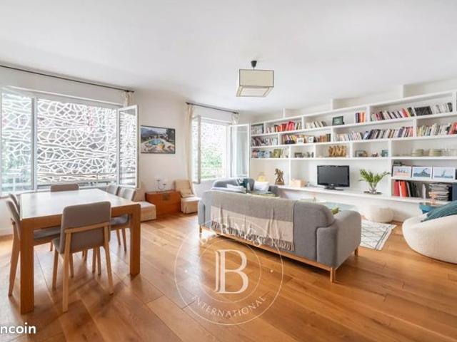 Appartement 6 pièces 145 m²