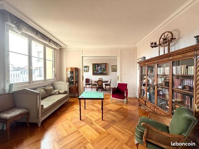 Appartement 6 pièces 145 m²