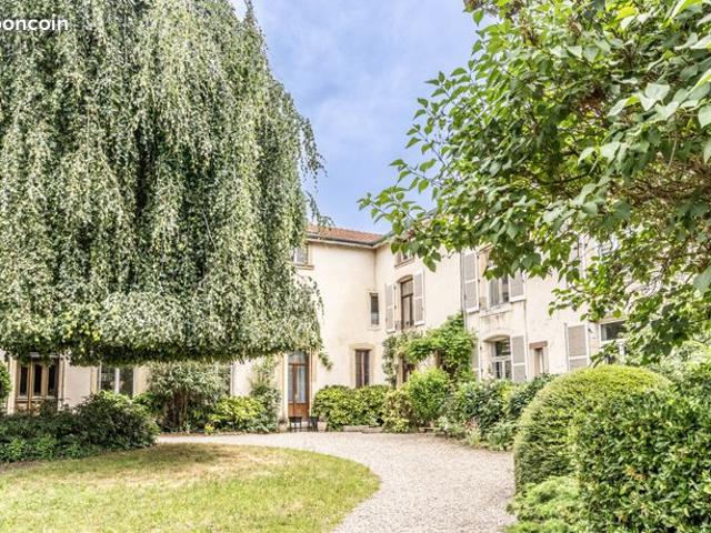 Appartement 6 pièces 145 m²