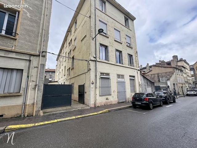 Appartement 6 pièces 147 m²