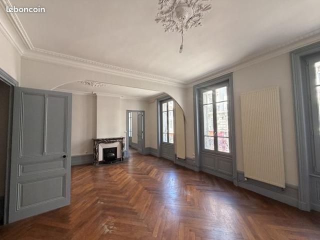 Appartement 6 pièces 150 m²
