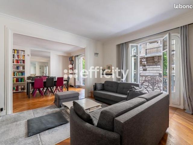 Appartement 6 pièces 150 m²