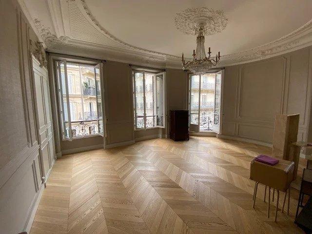 Appartement 6 pièces 151 m²