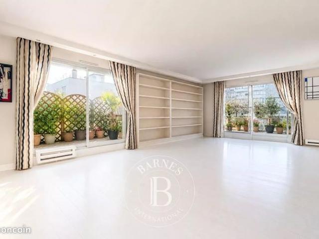 Appartement 6 pièces 151 m²