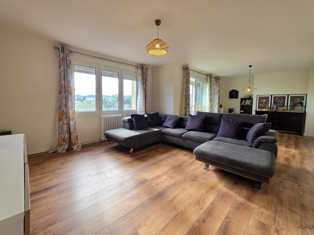 Appartement 6 pièces 151 m²