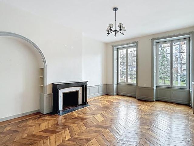 Appartement 6 pièces 155 m²