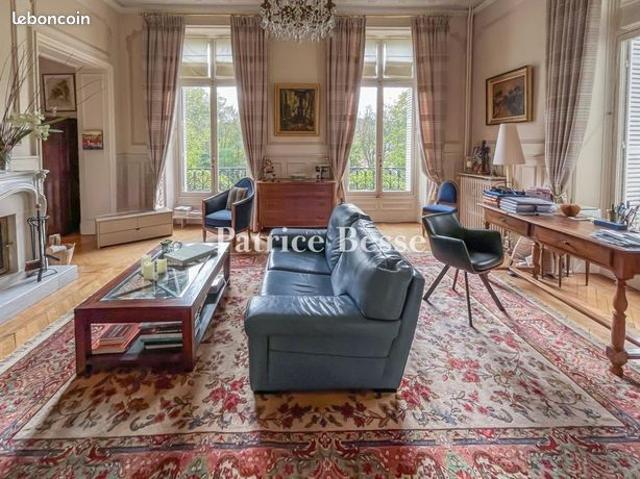 Appartement 6 pièces 156 m²