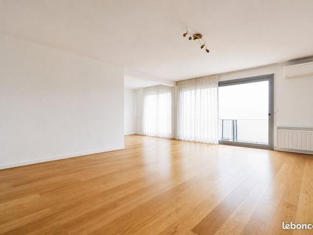 Appartement 6 pièces 157 m²