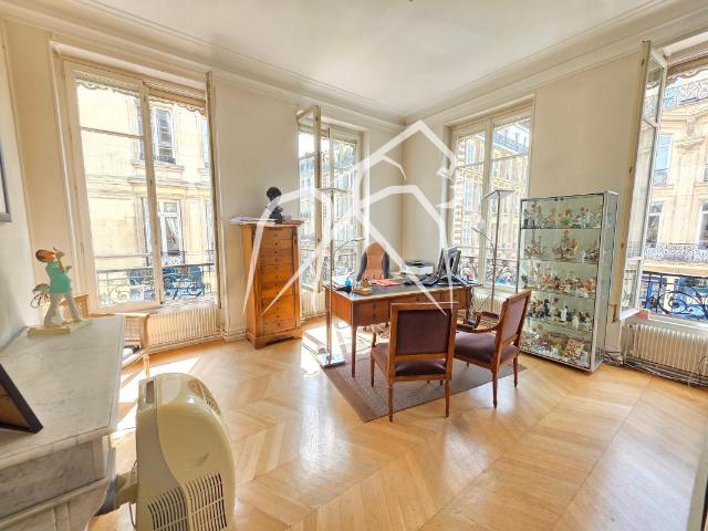 Appartement 6 pièces 159 m²