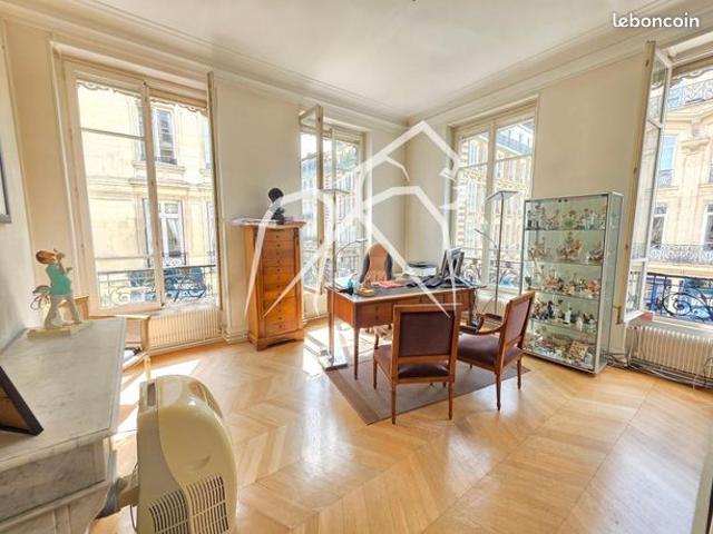 Appartement 6 pièces 159 m²