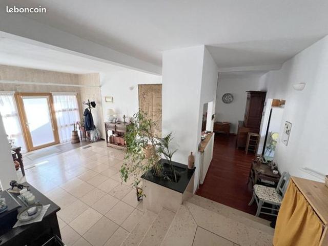 Appartement 6 pièces 161 m²