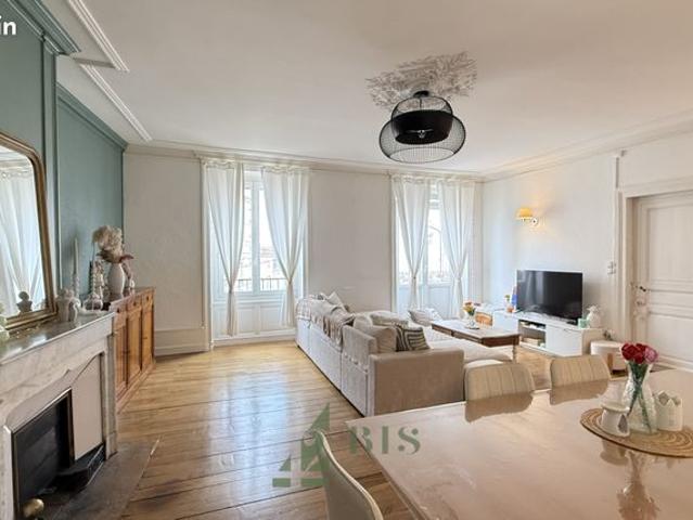 Appartement 6 pièces 165 m²