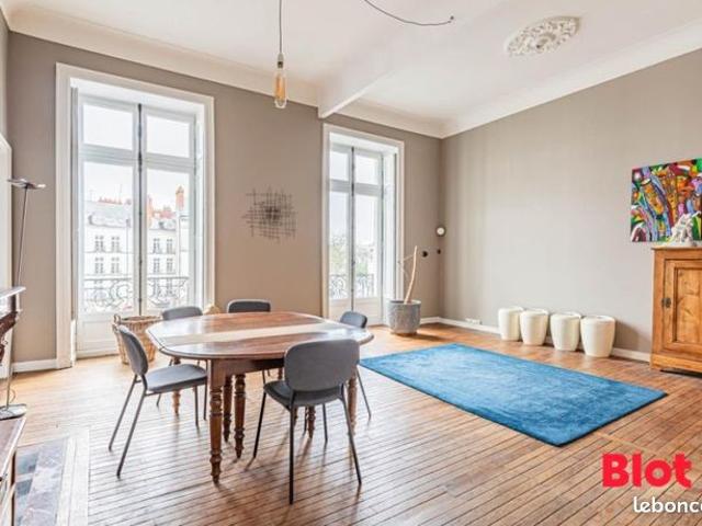 Appartement 6 pièces 166 m²