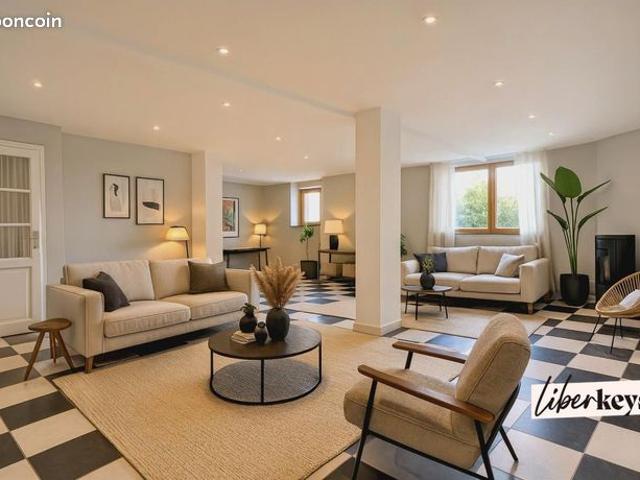 Appartement 6 pièces 166 m²