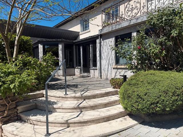 Appartement 6 pièces 166 m²