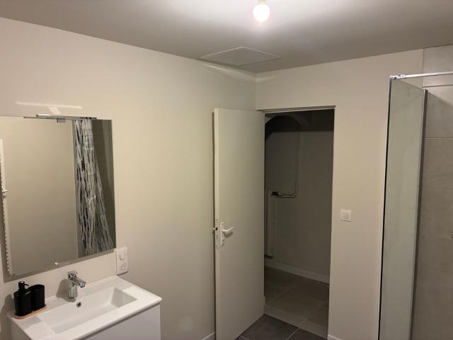 Appartement 6 pièces, 166 m² à louer à Savigny 69210