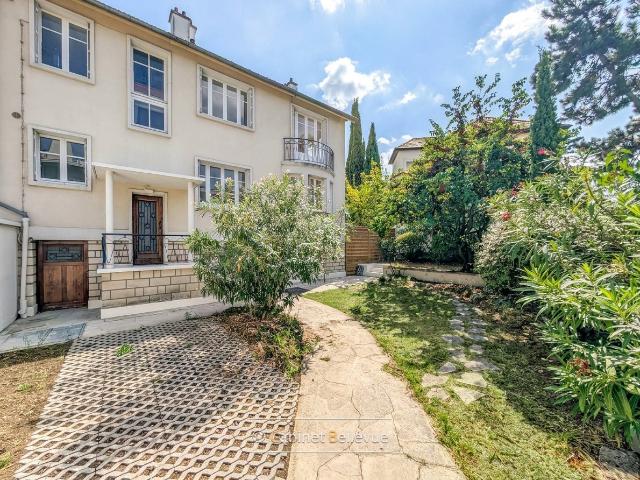 Appartement 6 pièces 167 m²