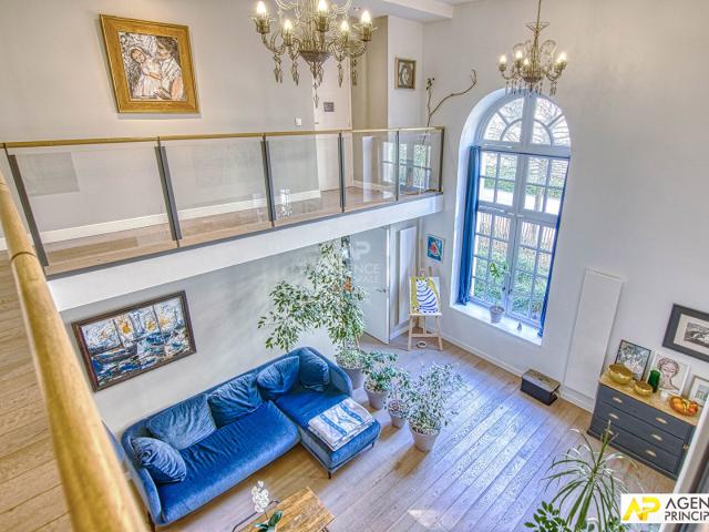 Appartement 6 pièces 168 m²
