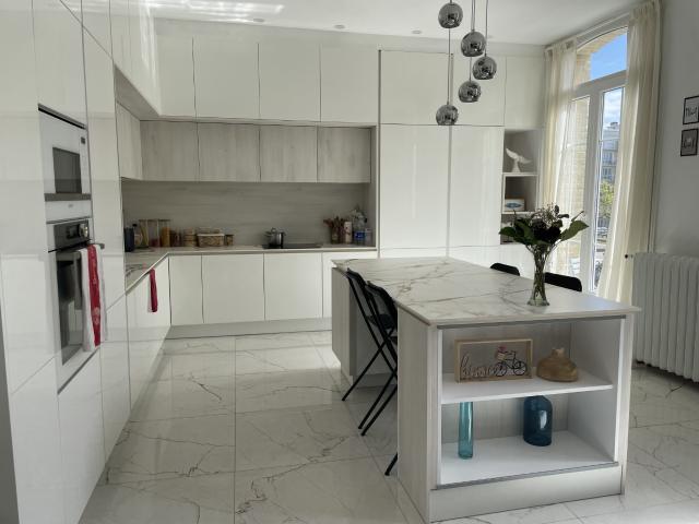 Appartement 6 pièces 172 m²
