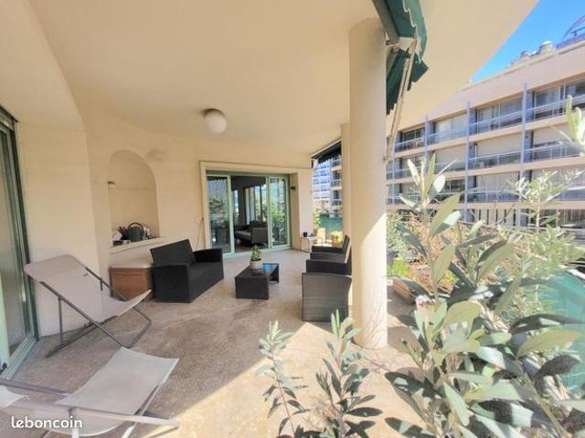 Appartement 6 pièces 173 m²