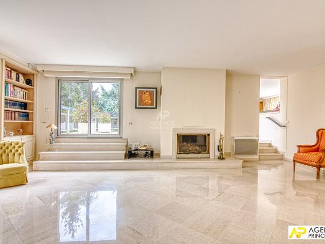 Appartement 6 pièces 174 m²