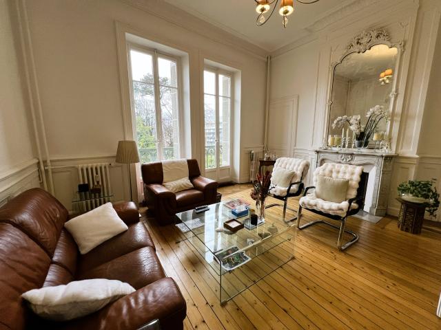 Appartement 6 pièces 174 m²
