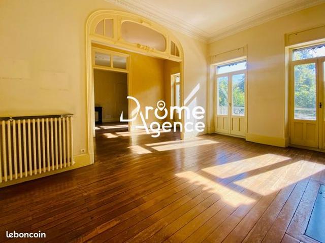 Appartement 6 pièces 174 m²