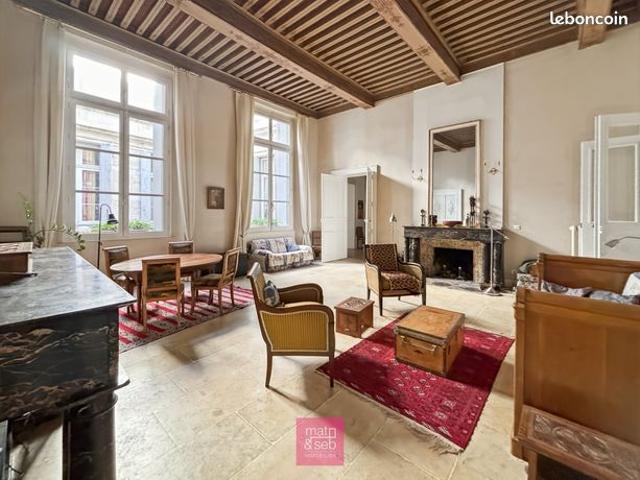 Appartement 6 pièces 177 m²