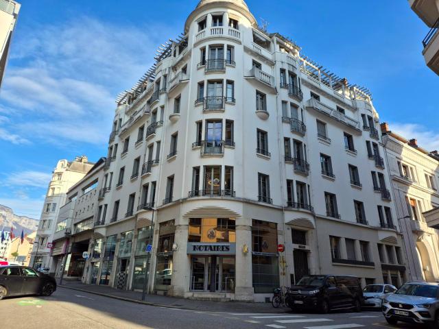 Appartement 6 pièces 178 m²