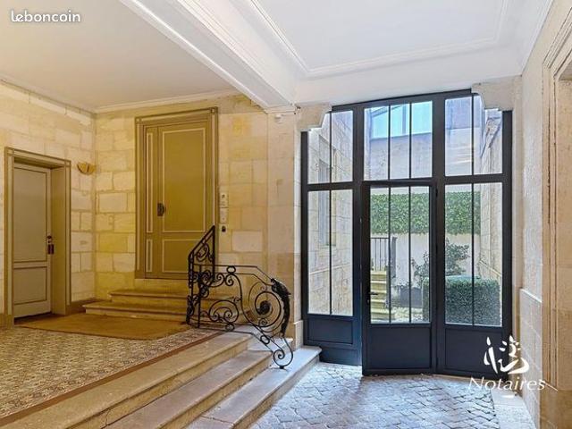 Appartement 6 pièces 180 m²