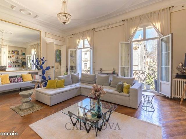 Appartement 6 pièces 181 m²
