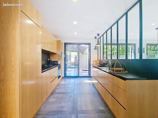 Appartement 6 pièces 184 m²