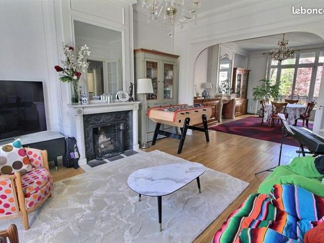 Appartement 6 pièces 185 m²