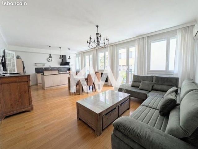 Appartement 6 pièces 186 m²