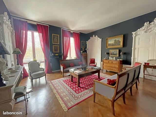 Appartement 6 pièces 186 m²