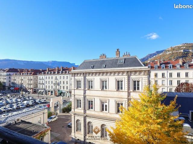 Appartement 6 pièces 189 m²