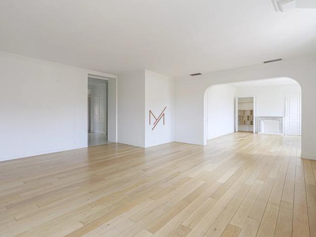 Appartement 6 pièces 191 m²