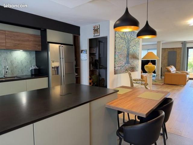 Appartement 6 pièces 191 m²