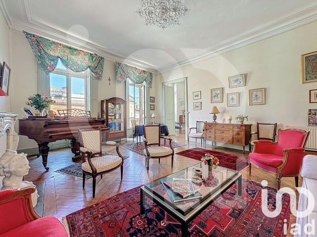 Appartement 6 pièces 192 m²