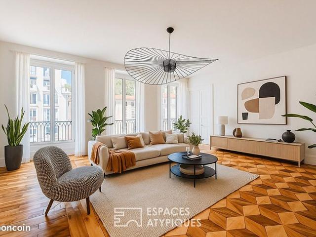 Appartement 6 pièces 196 m²