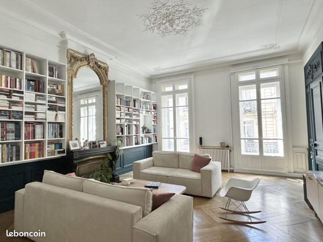 Appartement 6 pièces 197 m²